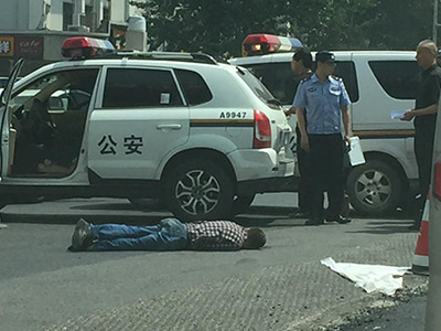 北京玉泉路一男子坠桥身亡司机以为被车撞（图）