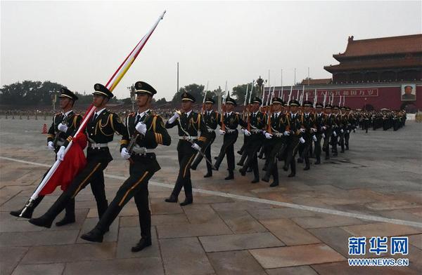 八一建军节天安门广场举行升旗仪式
