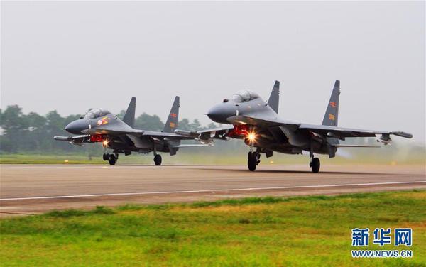 中国空军多型主战飞机赴南海战斗巡航