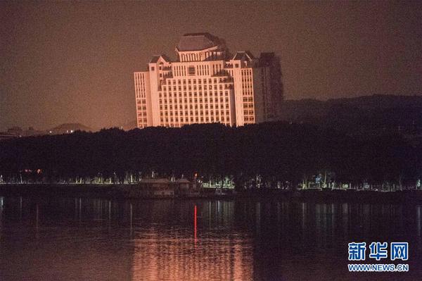 武汉大学爆破拆除一高层教学楼2