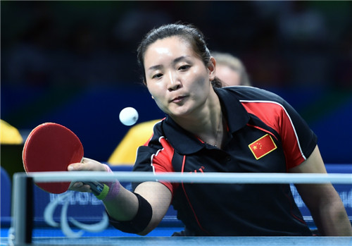 9月12日，在里约残奥会乒乓球女子单打5级比赛中，中国选手张变获得金牌。