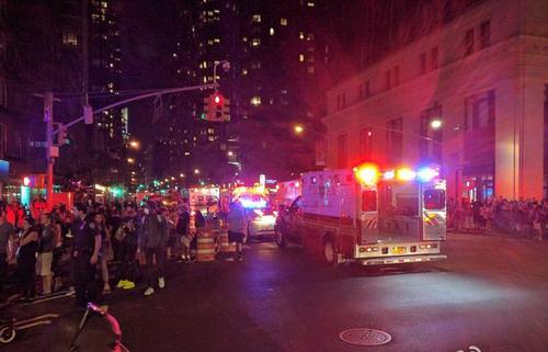 纽约爆炸：发生地位于繁华街道 数百人撤离现场