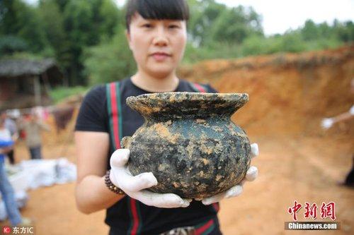江西一村民挖出6件青铜器 造于春秋战国时期