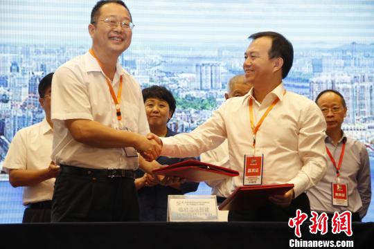 粤桂黔13城市签署共建高铁经济带行动计划