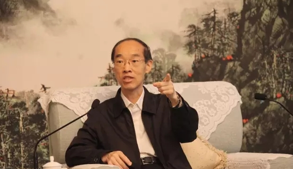 万鄂湘在与武汉大学国际法研究所专家学者座谈时讲话