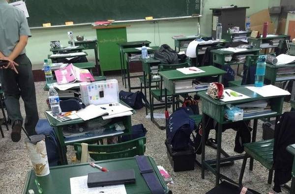 台湾高中生带土制手榴弹上课 教室内被炸伤(图)
