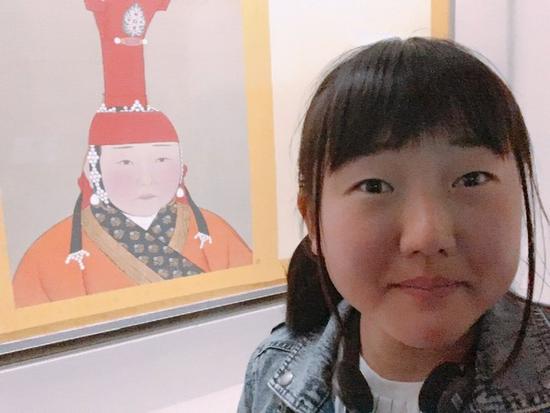 日本女学生逛台北故宫博物院 意外发现撞脸元朝皇后