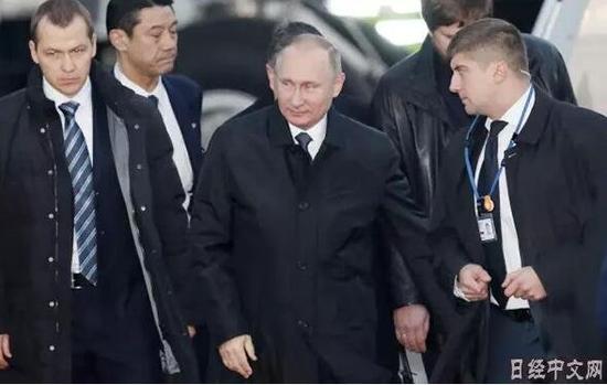 俄罗斯总统普京抵达日本山口宇部机场