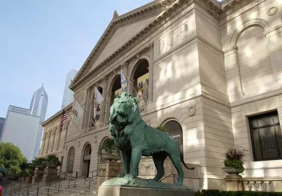 芝加哥艺术博物馆门前的雄狮 图片：芝加哥艺术博物馆官网
