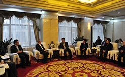 北京市政协、北京市委宣传部领导与媒体负责人进行座谈