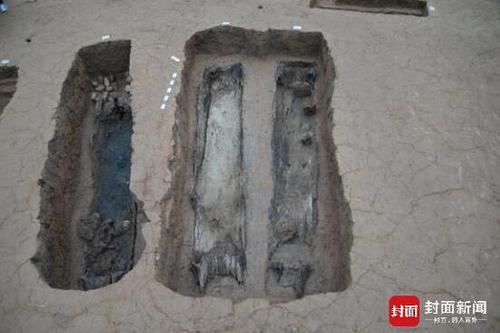 成都发现60座战国船棺墓 墓主佩戴埃及玻璃饰品蜻蜓眼