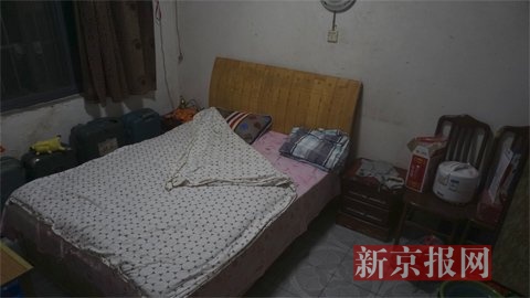 姚永胜的租房位于火车站职工老宿舍。 新京报记者曹晓波摄