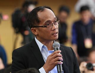 菲律宾通讯社记者提问“中菲关系、中国-东盟关系”