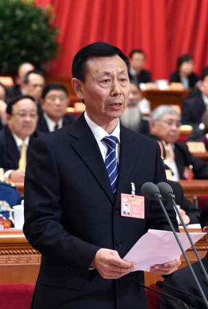 3月10日，全国政协十二届五次会议在北京人民大会堂举行第三次全体会议。陈晓光主持会议。新华社记者李学仁摄