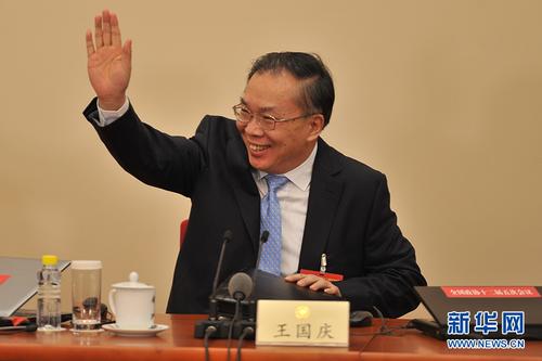 3月2日，全国政协十二届五次会议新闻发布会在北京人民大会堂举行。图为大会新闻发言人王国庆。