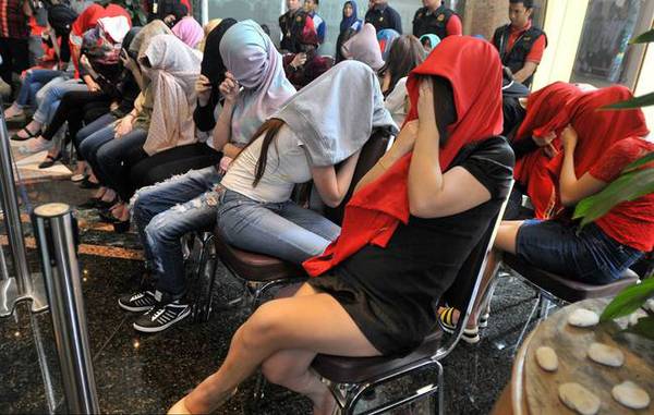印尼抓获32人跨国卖淫团队 含5名中国女性(组图)