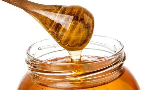 蜂蜜的禁忌有哪些 食用蜂蜜的注意事项 蜂蜜的注意事项