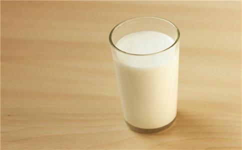 什么时候喝牛奶最好 牛奶怎么喝 喝牛奶注意什么