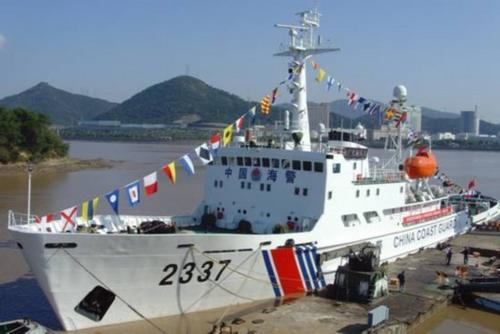 中国海警舰船编队5月8日在钓鱼岛领海内巡航