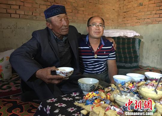 新疆兵团汉族职工与他哈萨克族阿爸的“民族情”