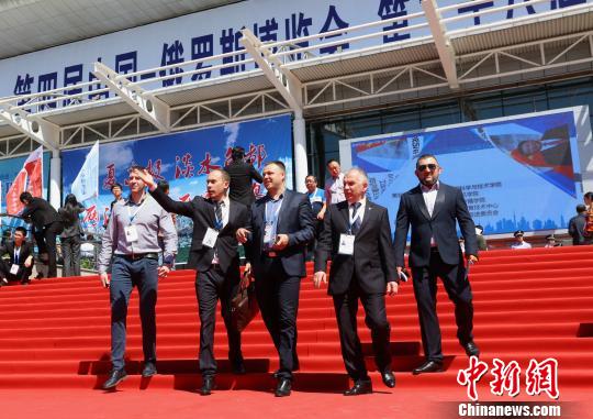 第四届中俄博览会落幕签约额超300亿元人民币
