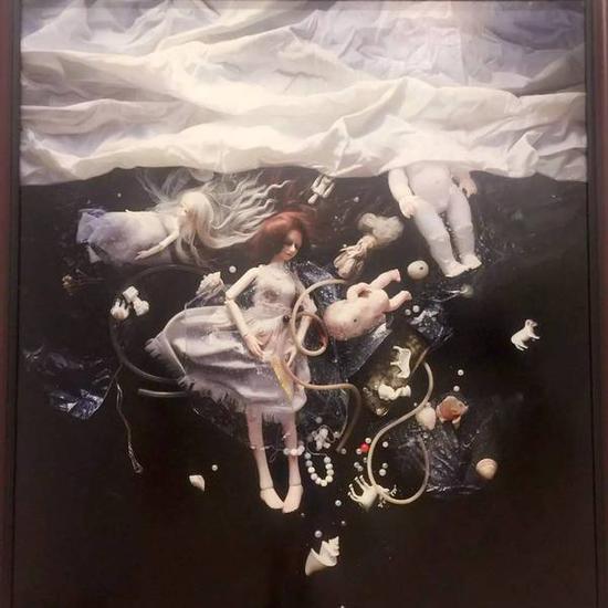 陈颖，《蜉蝣》，布面油画，180 ×150 cm，2015