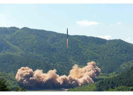 朝鲜再度发声:洲际弹道导弹可携带大型重量核弹头 