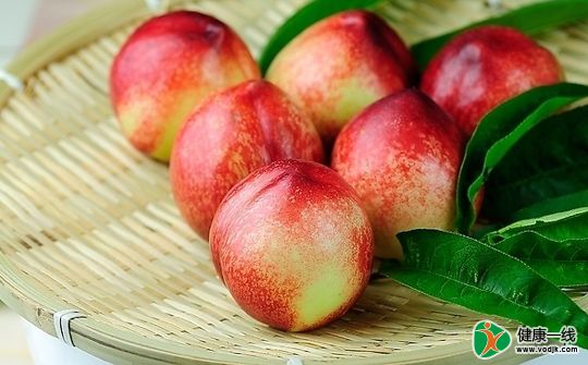 常吃桃子能助降压防动脉硬化