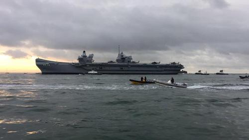 外媒称英国新航母遭质疑：脆弱且拖累全国防务