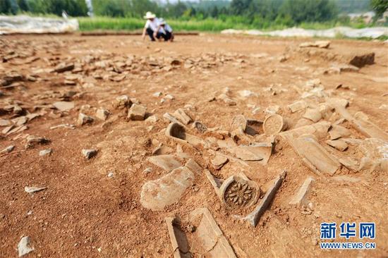 8月22日，工作人员在对都梁宫遗址进行考古发掘。