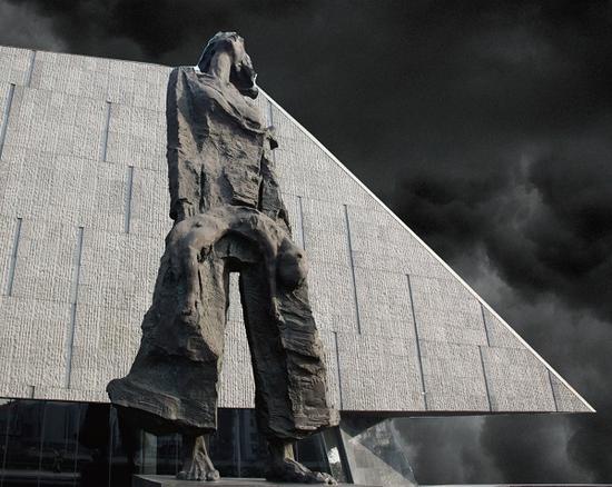 吴为山《侵华日军南京大屠杀遇难同胞纪念馆扩建工程大型组雕（家破人亡）》