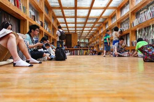 北京世界最美书屋被指满屋盗版书 负责人:不知情