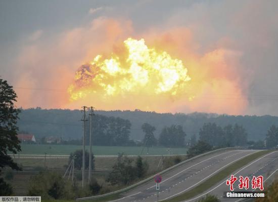 乌内务部通报说，目前尚无关于爆炸原因和伤亡情况的报告。