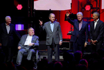 五名美国前总统同台出席音乐会 筹款助飓风灾民