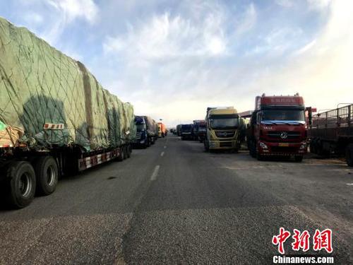 青藏公路唐古拉山段大堵车：未来3天气象条件转好