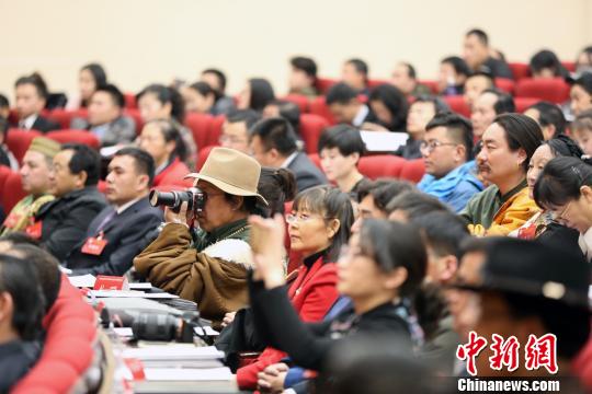 1月10日，青海省文学艺术界联合会第八次代表大会在西宁召开。图为会议现场。　罗云鹏 摄