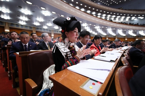 （9）十三届全国人大一次会议在京开幕