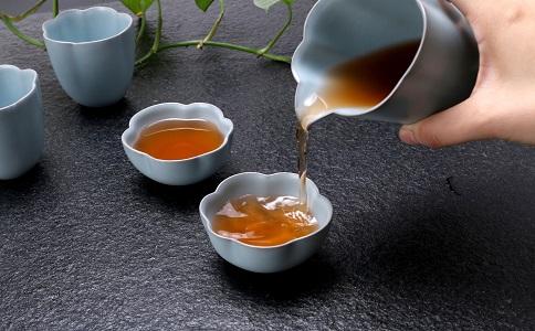 春季减肥喝什么茶 最适合春季减肥的茶饮有哪些 春季喝茶减肥注意事项