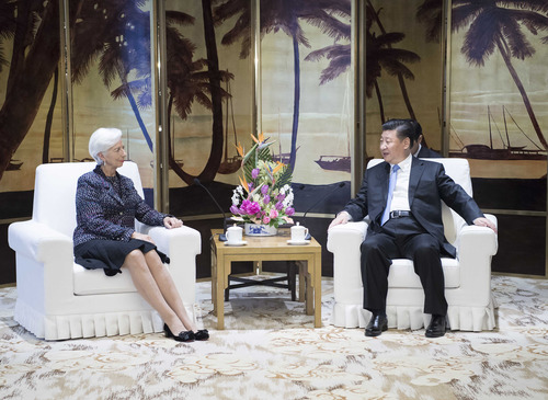 习近平会见国际货币基金组织总裁拉加德