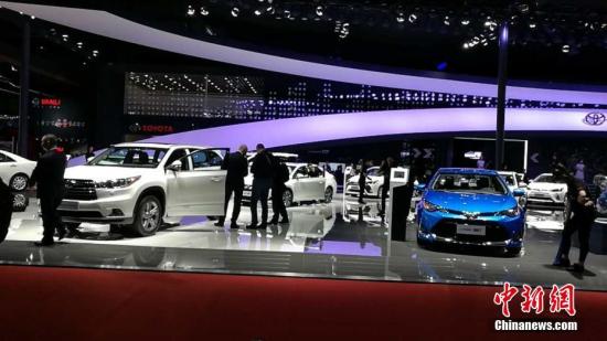 资料图：上海国际车展展出的汽车。中新经纬客户端记者 罗琨 摄
