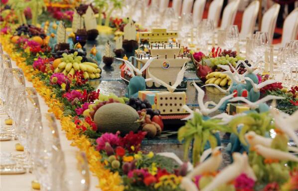 “一带一路”国宴主桌上的装饰，满满都是对“一带一路”的最好诠释