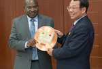 中国医疗队获赞比亚政府“医疗合作勋章”