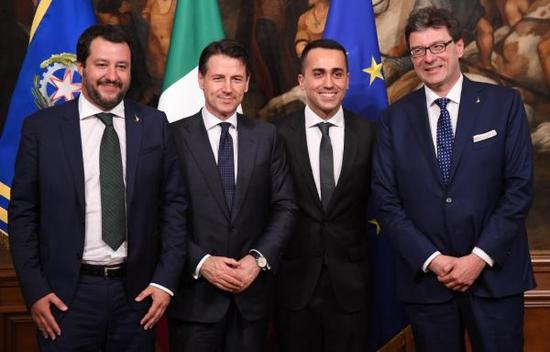 意大利新内阁名单获通过 民粹党派掌权