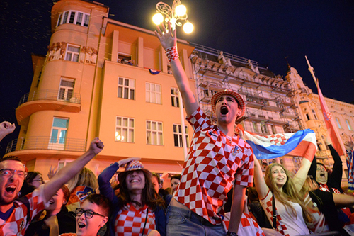 这些克罗地亚球迷竟希望国家队输球 怎么回事?
