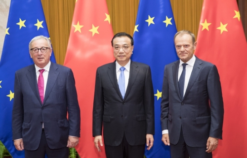 7月16日，国务院总理李克强在北京人民大会堂同欧洲理事会主席图斯克、欧盟委员会主席容克共同主持第二十次中国欧盟领导人会晤。