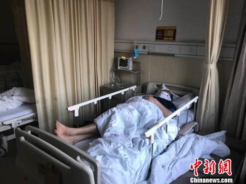浙江桐庐桥顶垮塌8死3伤：事发后村民第一时间救出多人