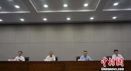 《杭州市深化院前医疗急救体系建设三年行动计划》正式实施新闻发布会。　张诗雨 摄