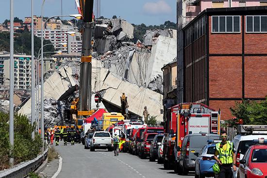 意大利大桥未倒塌部分被整体拆除 事故原因仍调查