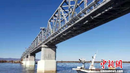中俄界江首座跨江大桥中方段工程完成