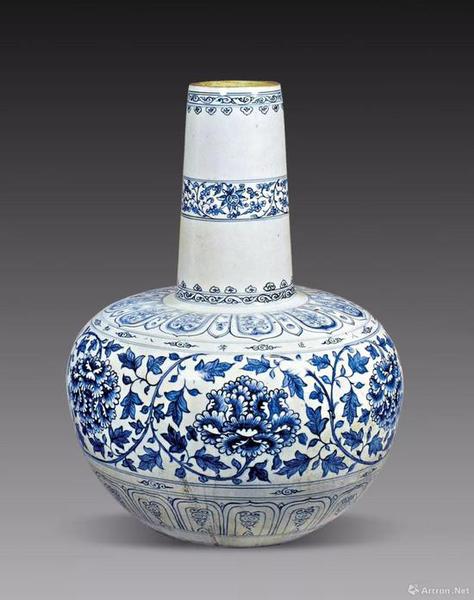 越南大和八年(1450年)青花牡丹唐草纹天球瓶 高54.9厘米 土耳其托普卡比宫馆藏